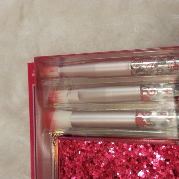 BARBIE MAKEUP PALLETTE WITH BRUSHES - Picture 3 of 10